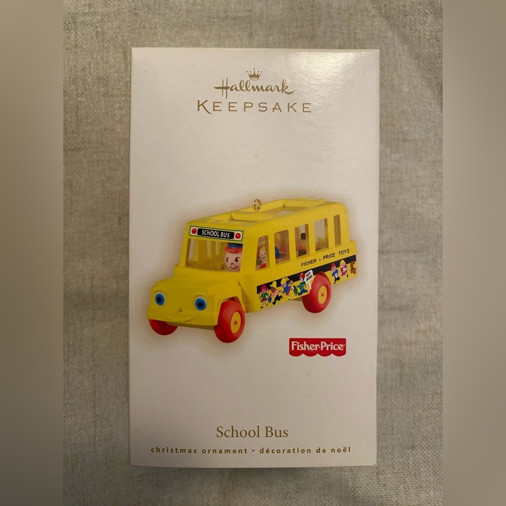 HALLMARK KEEPSAKE SCHOOLBUS